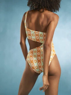 Roxy Wavy Babe One-Piece Swimsuit -Roxy Shop erjx103540 roxym gbg6 bck1